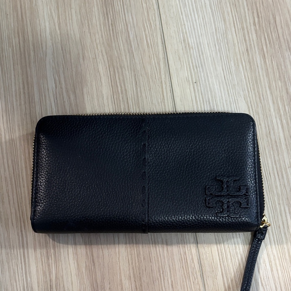 Tory Burch Black Pebbled Leather Wallet
In Mint Condition
